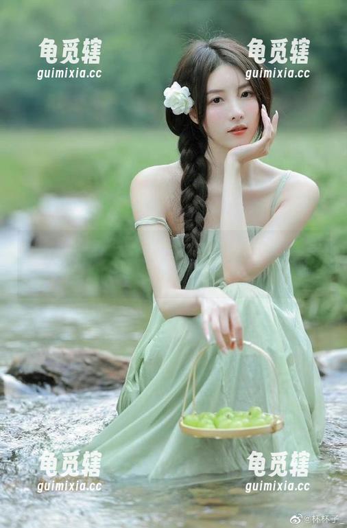 “17c吃瓜”：这资源就像万花筒，越看越停不下来。