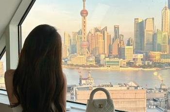 我就在“17吃瓜网”网址上戳了戳，没想到一下子戳了个不停啊