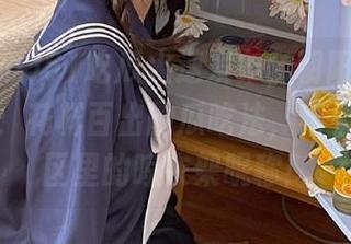 51吃瓜火速发布，朝阳群众联手揭晓：花样百出的瓜吃法，结果抢了小区里的晾衣架昵称！