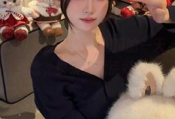 又是下载52吃瓜的一天，心里默念，快来给我点好戏！
