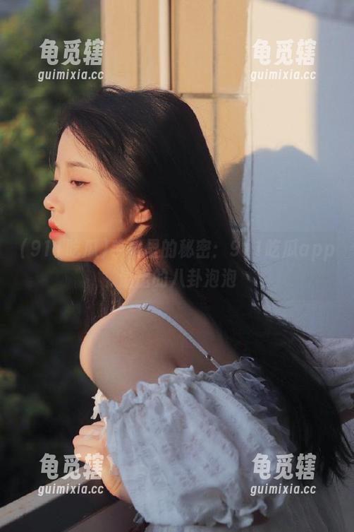 911吃瓜 手机里的秘密:911吃瓜app溢出的八卦泡泡