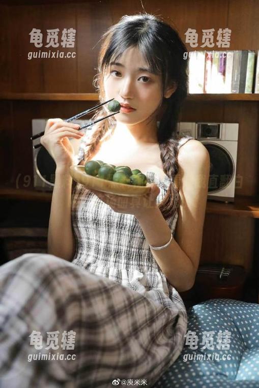 911黑料 911黑料视频:看得我直翻白眼,这场面真让人无奈