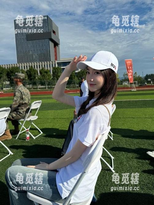 1分钟内刷新91吃瓜苹果版黑料，结果预想中的八卦变成了心灵上的直击，组合效果不要太强！
