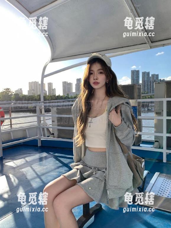 98吃瓜 用98吃瓜苹果版,白天吃瓜晚上泡面,两不误!