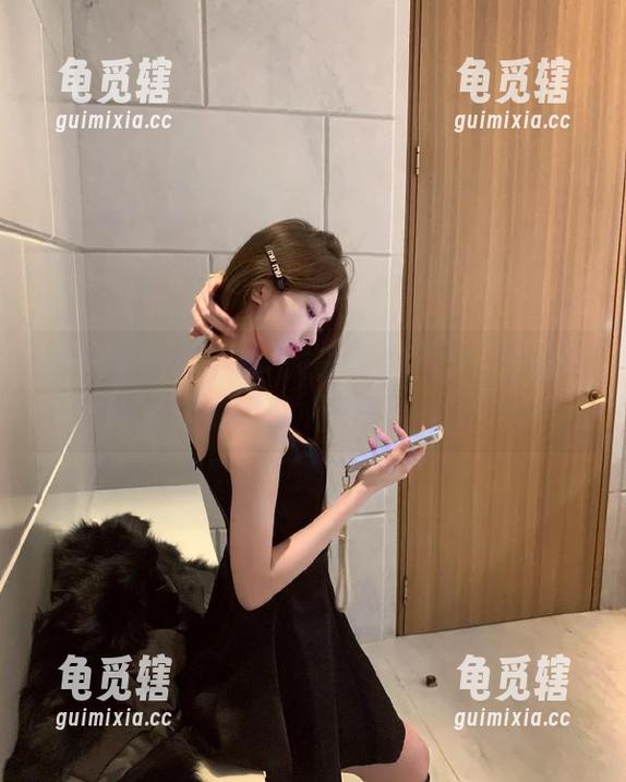 ccgg.bet在线小课堂，教你如何挑选最香的瓜（不保证好吃哦）!
