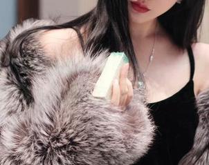 下载cggoliveapp，准备好一整箱的瓜，真想试试胃口能撑多大？
