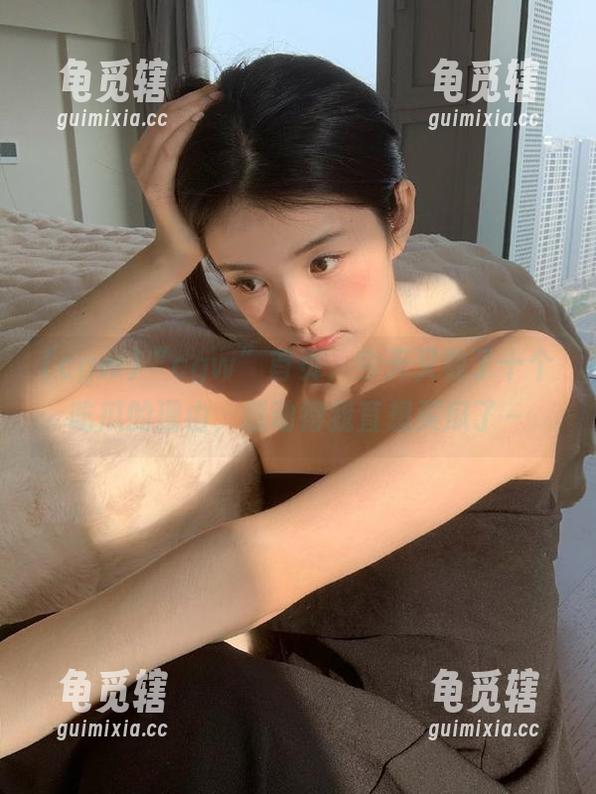 “cgw”首页，今天又数了十个吃瓜的理由，感动得我直想买瓜了～