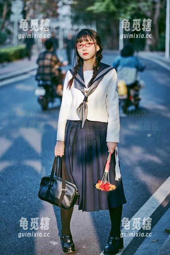 看到首页的“heiliao.su”我就想，难道生活这么无聊？非得找这些趣闻？