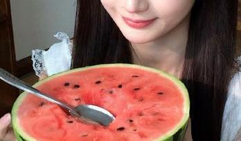 嘴上说不想看，心里却默默盯着五一黑料网站！