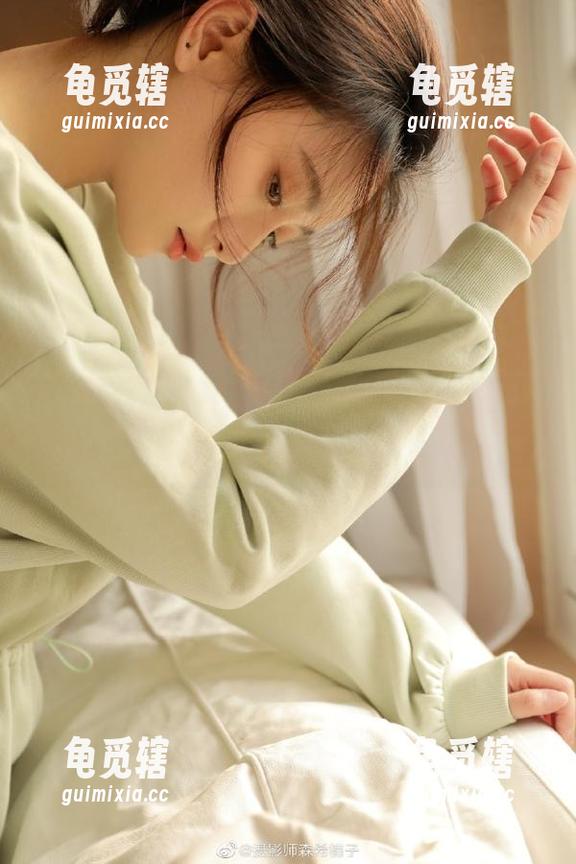 冲哥黑料 每日都在“观看”冲哥黑料,还能有啥料能让我放下手机啊?