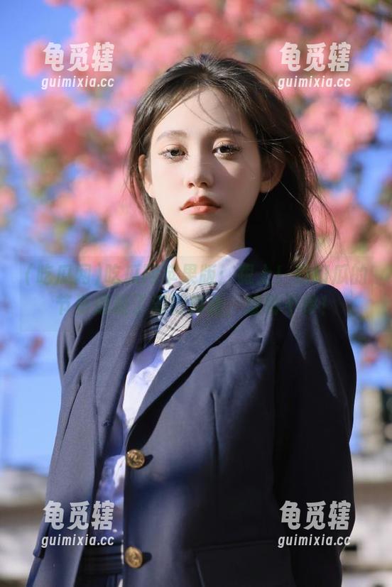 吃瓜网苹果版：跟上！热门瓜的节奏像极了流行舞曲，旋转不停！