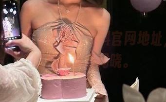 访问吃瓜网黑料官网地址，隐秘的刺激等着揭晓。