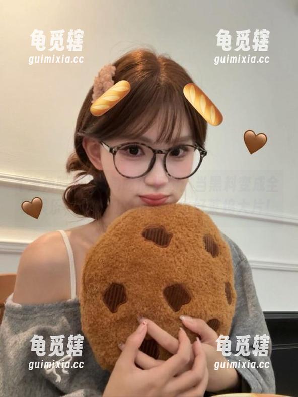 海角吃瓜视频：当黑料变成全民娱乐，网友们的反应堪比好莱坞大片！