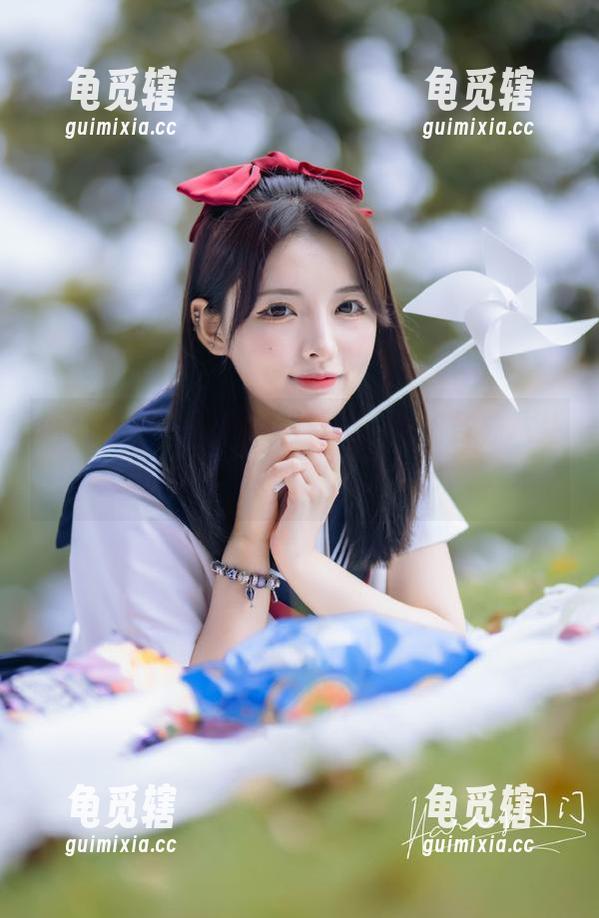 下载黑料24h，专治各种八卦拖延症，快来碗‘瓜’吧！