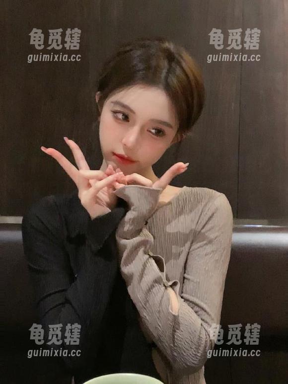 黑料社 点击“黑料社”传送门的刹那,我明白了什么叫做“瓜”永远不断,无尽循环的快乐源泉!